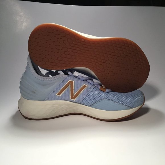 New Balance Sneaker Shoe - Picture 3 of 10